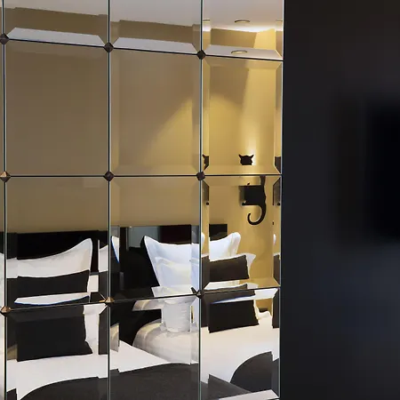 Le Noir Hotel 4*