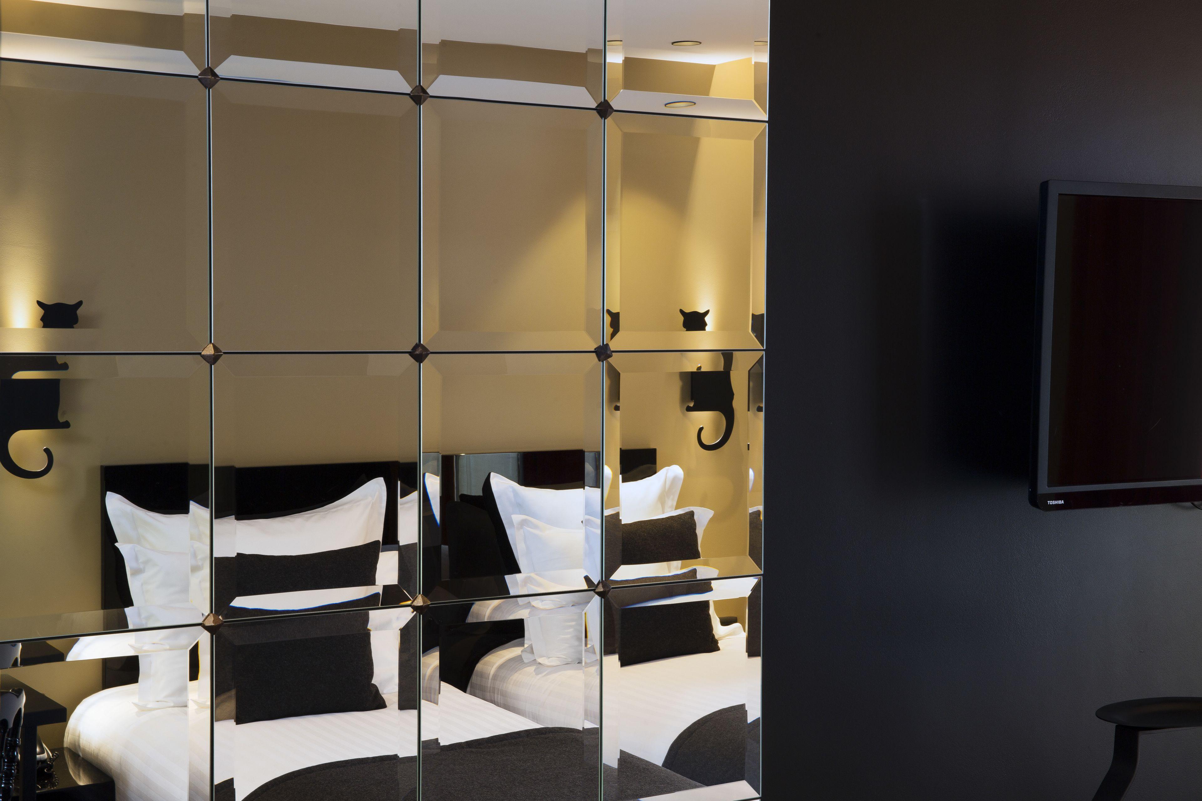 Le Noir Hotel 4*